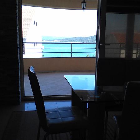 Apartments Villa Leona Betina  Exterior photo